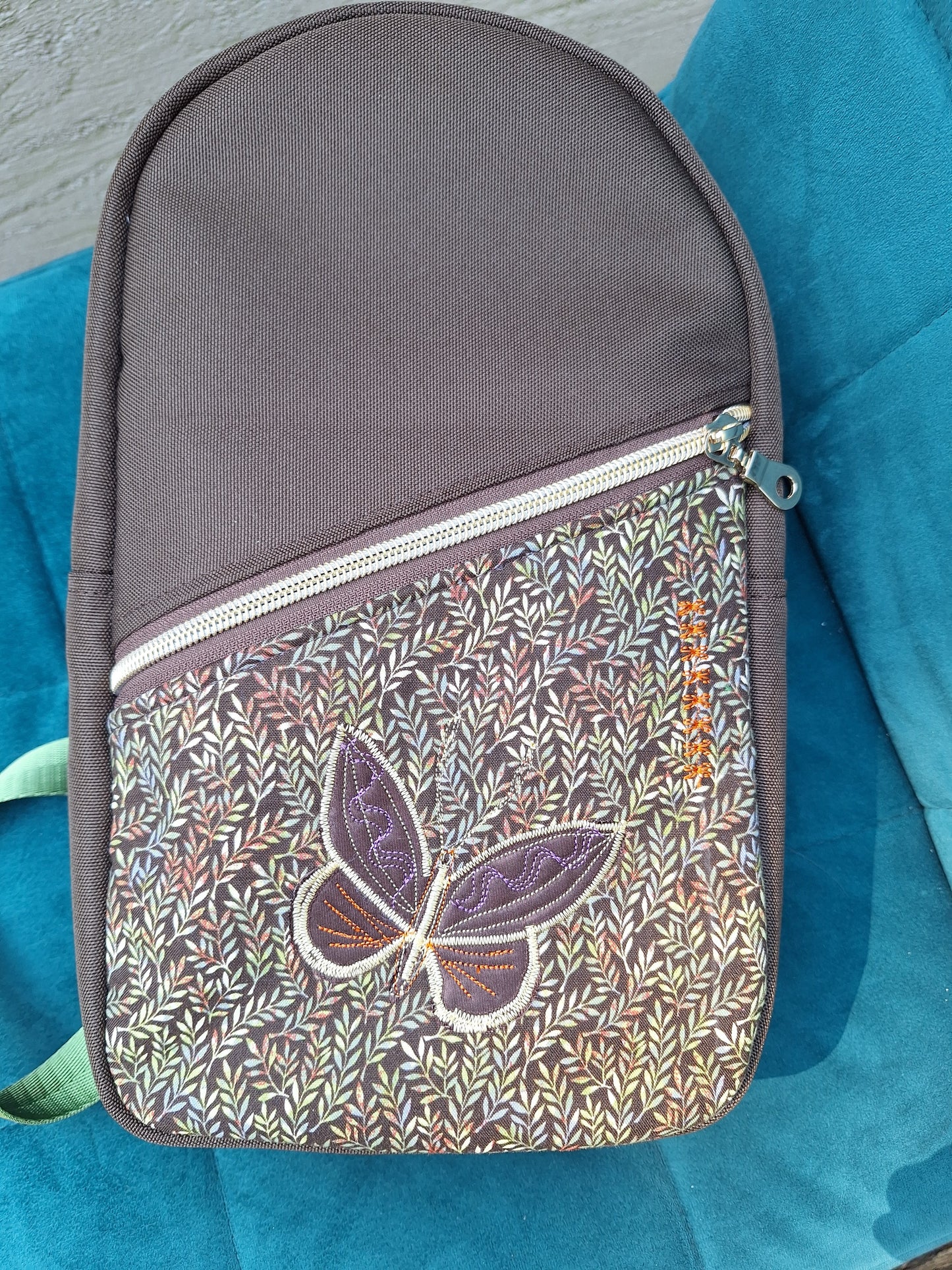Charlie Sling Bag